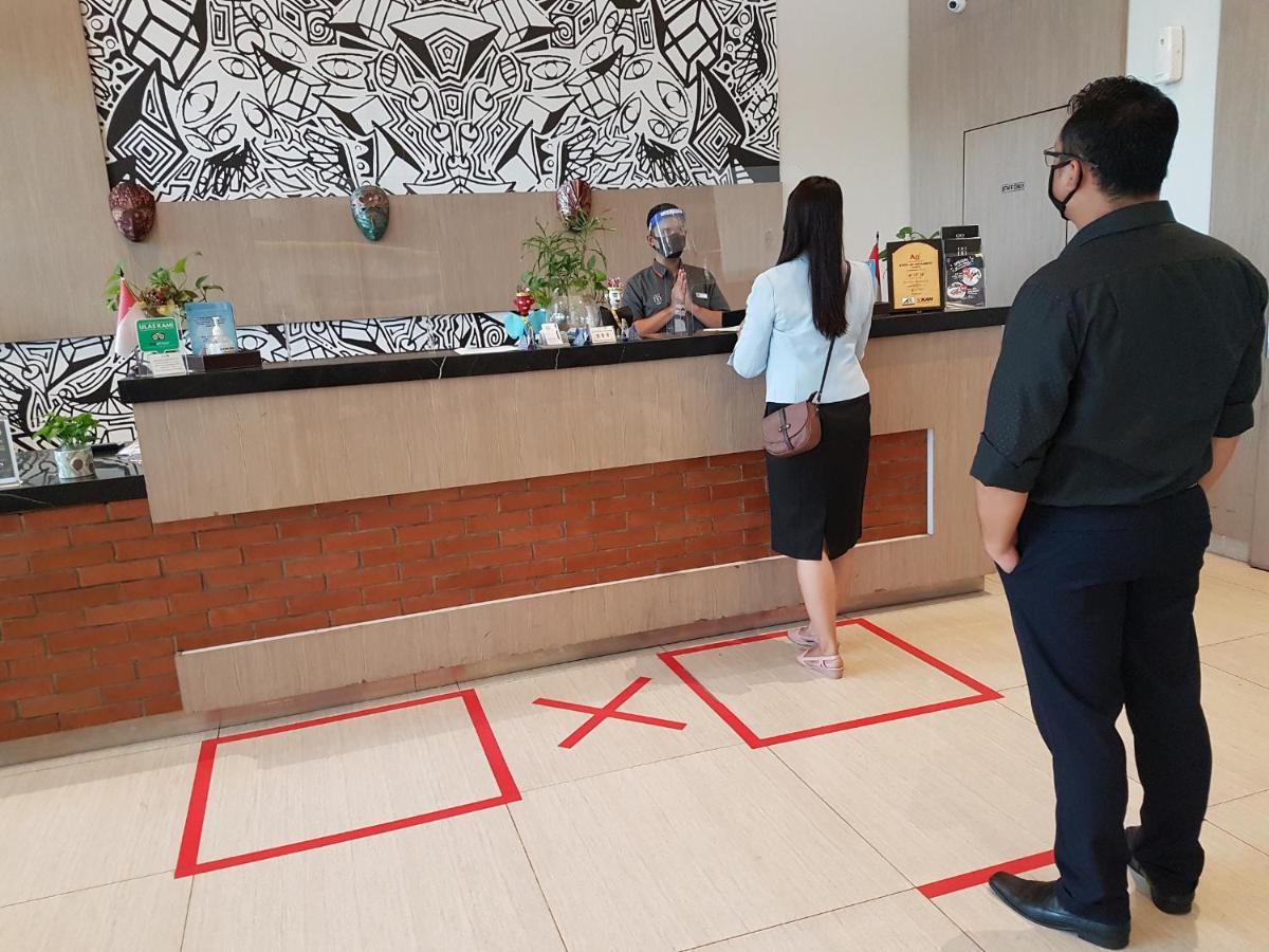 Hotel 88 Itc Fatmawati Jakarta By Wh Exterior foto