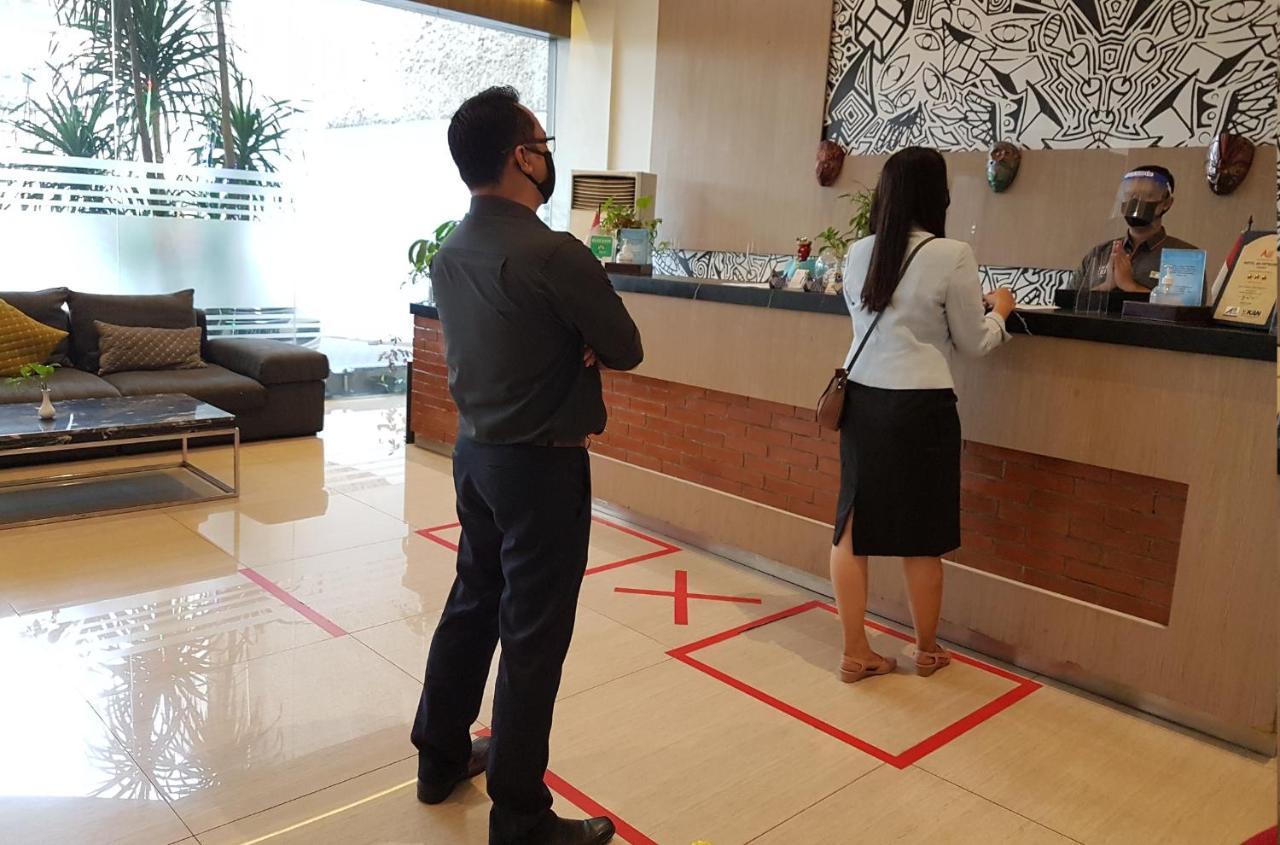 Hotel 88 Itc Fatmawati Jakarta By Wh Exterior foto
