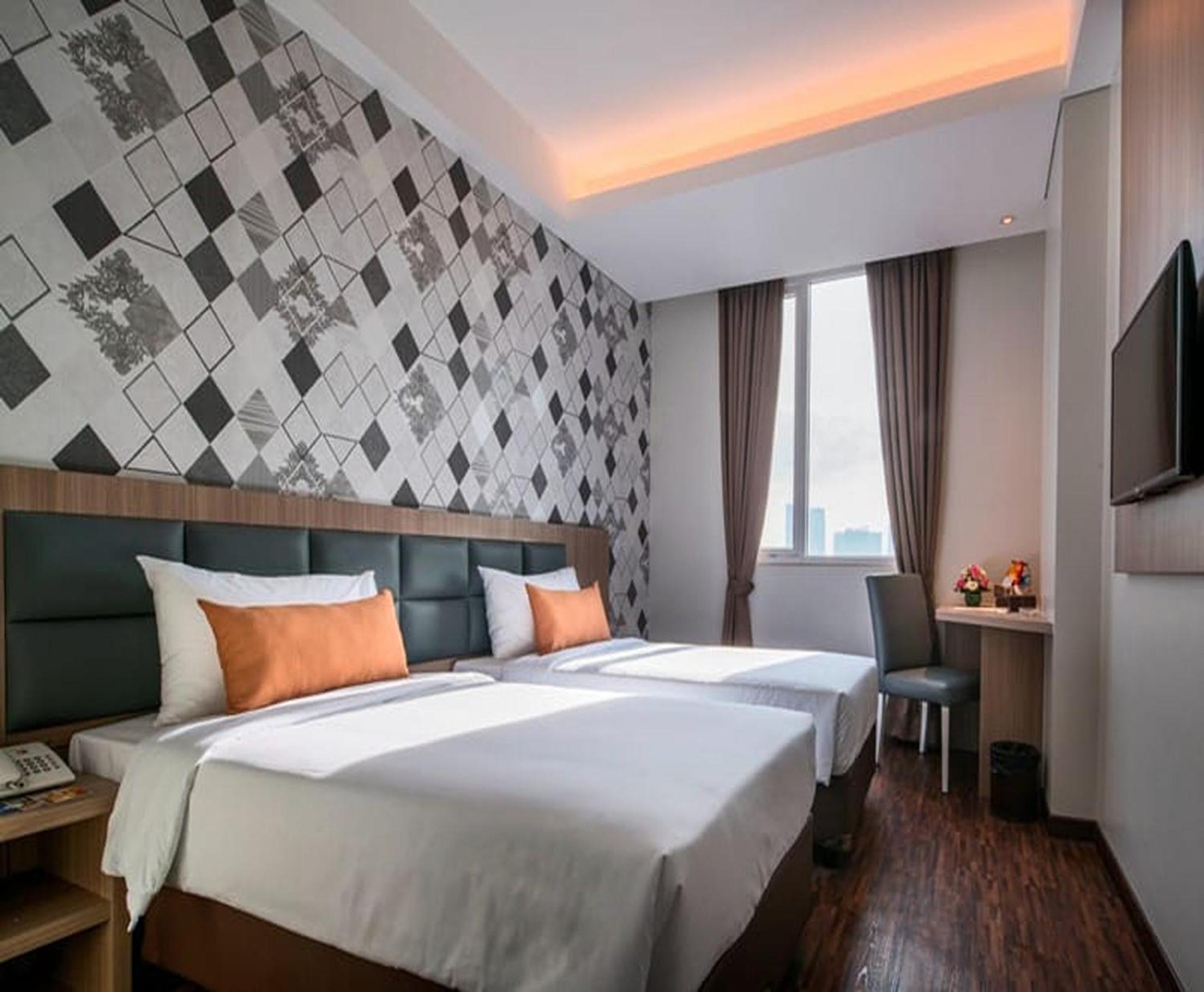Hotel 88 Itc Fatmawati Jakarta By Wh Exterior foto