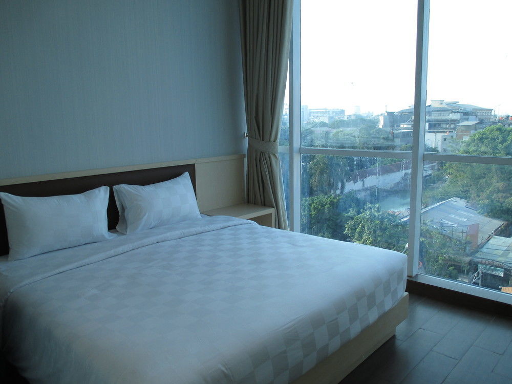 Hotel 88 Itc Fatmawati Jakarta By Wh Exterior foto