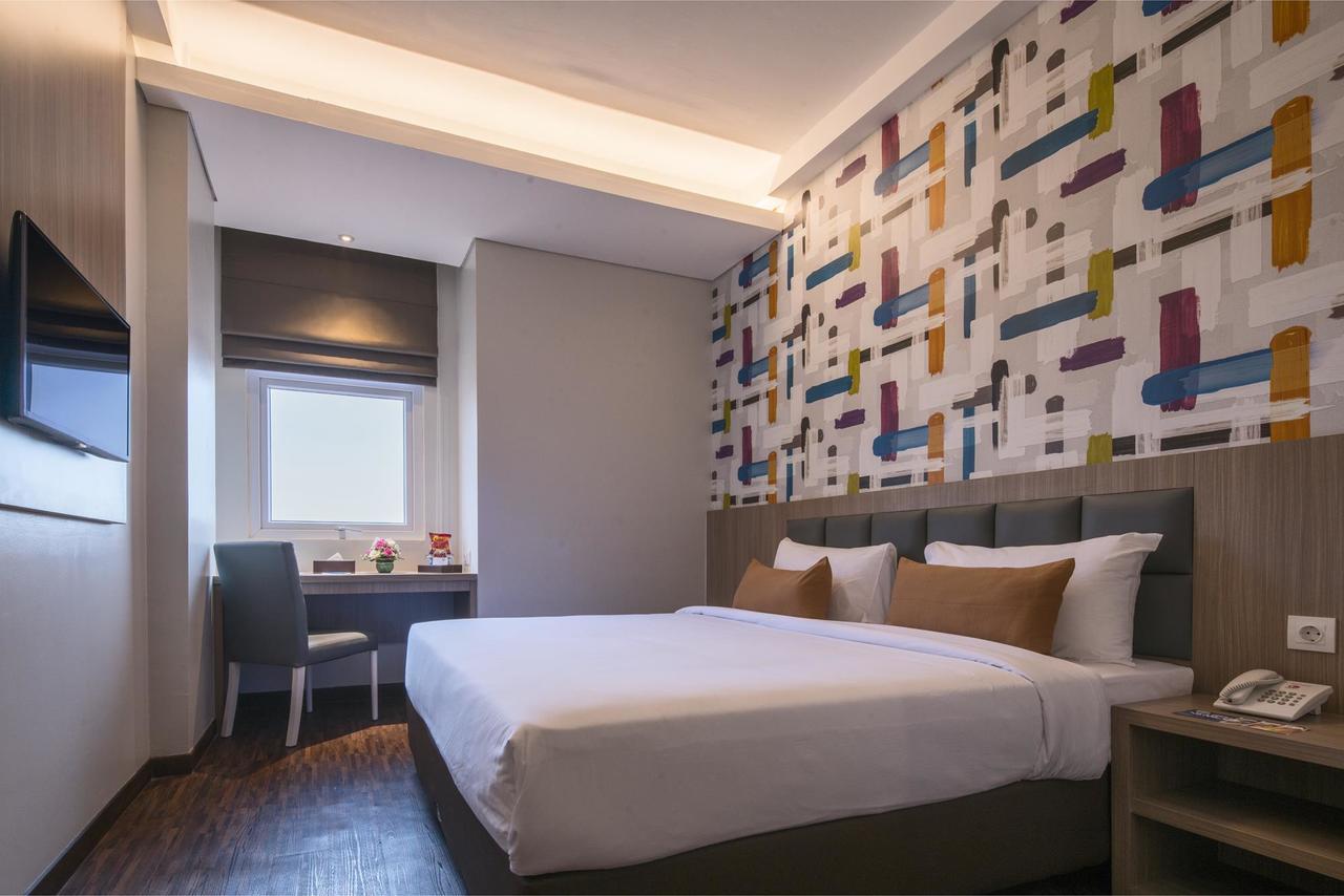 Hotel 88 Itc Fatmawati Jakarta By Wh Exterior foto