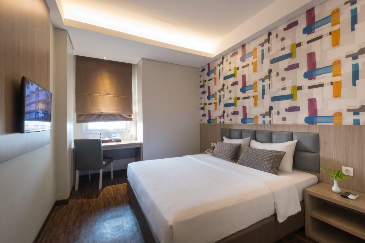 Hotel 88 Itc Fatmawati Jakarta By Wh Exterior foto