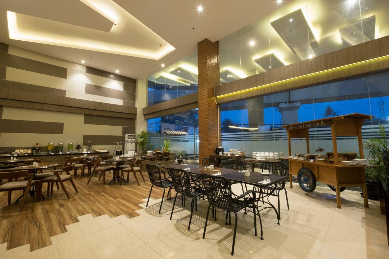 Hotel 88 Itc Fatmawati Jakarta By Wh Exterior foto