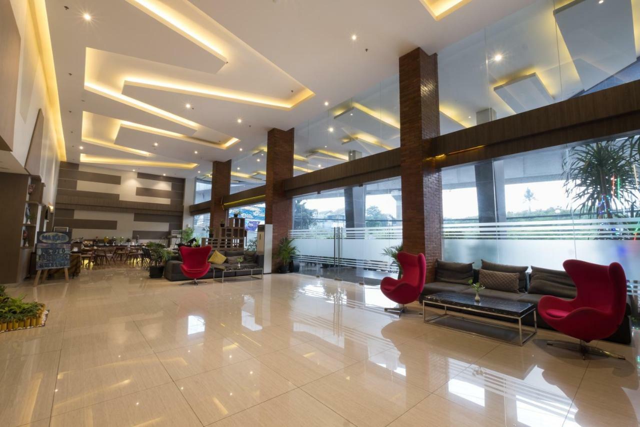 Hotel 88 Itc Fatmawati Jakarta By Wh Exterior foto