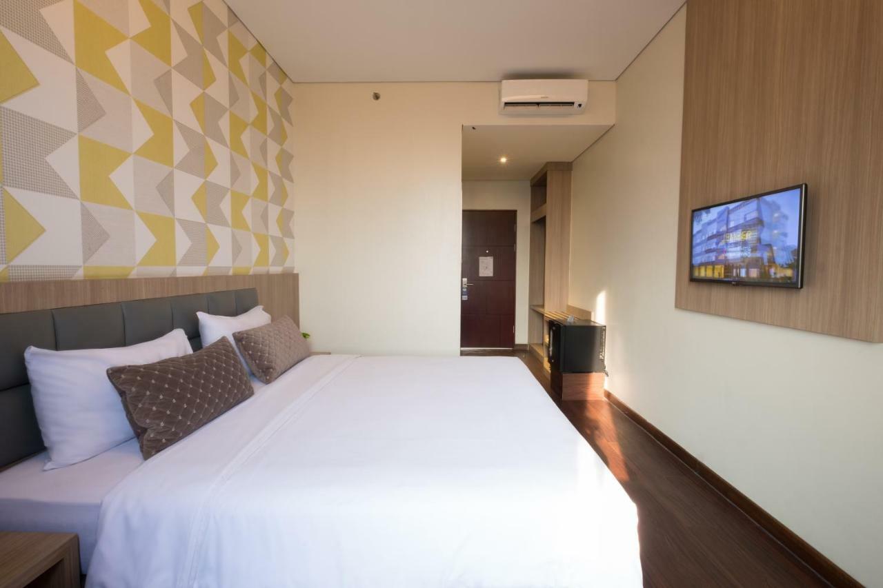 Hotel 88 Itc Fatmawati Jakarta By Wh Exterior foto