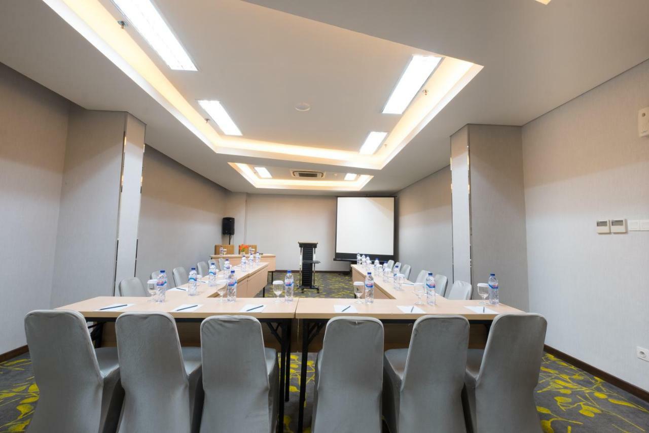Hotel 88 Itc Fatmawati Jakarta By Wh Exterior foto